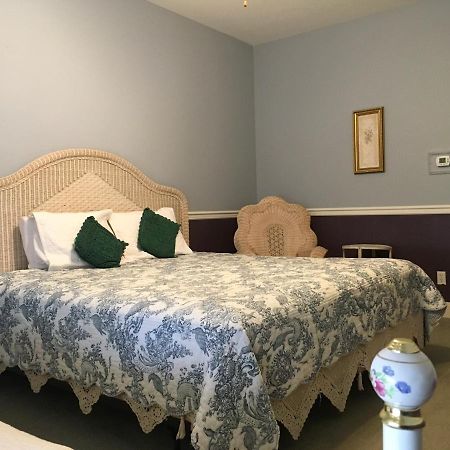 Victorian Veranda Country Inn Лоренс Екстер'єр фото