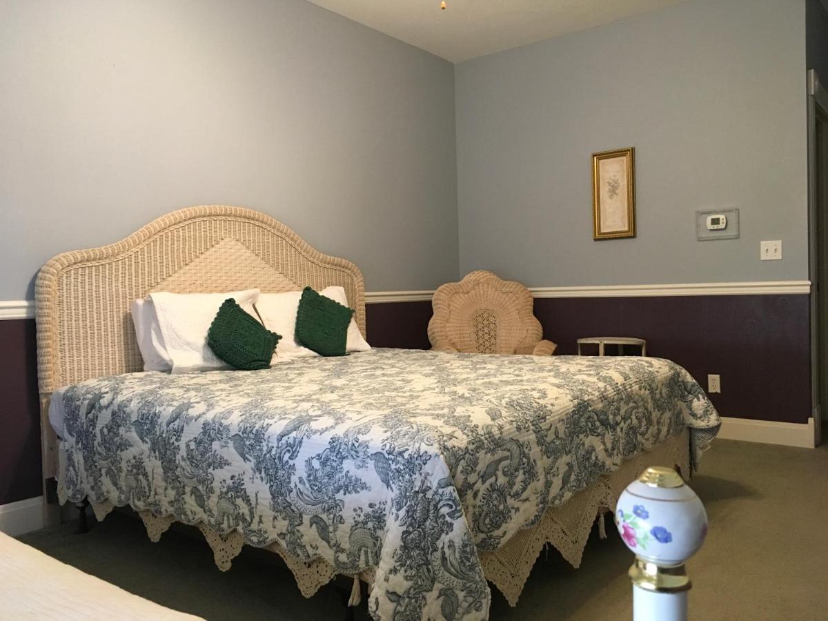Victorian Veranda Country Inn Лоренс Екстер'єр фото